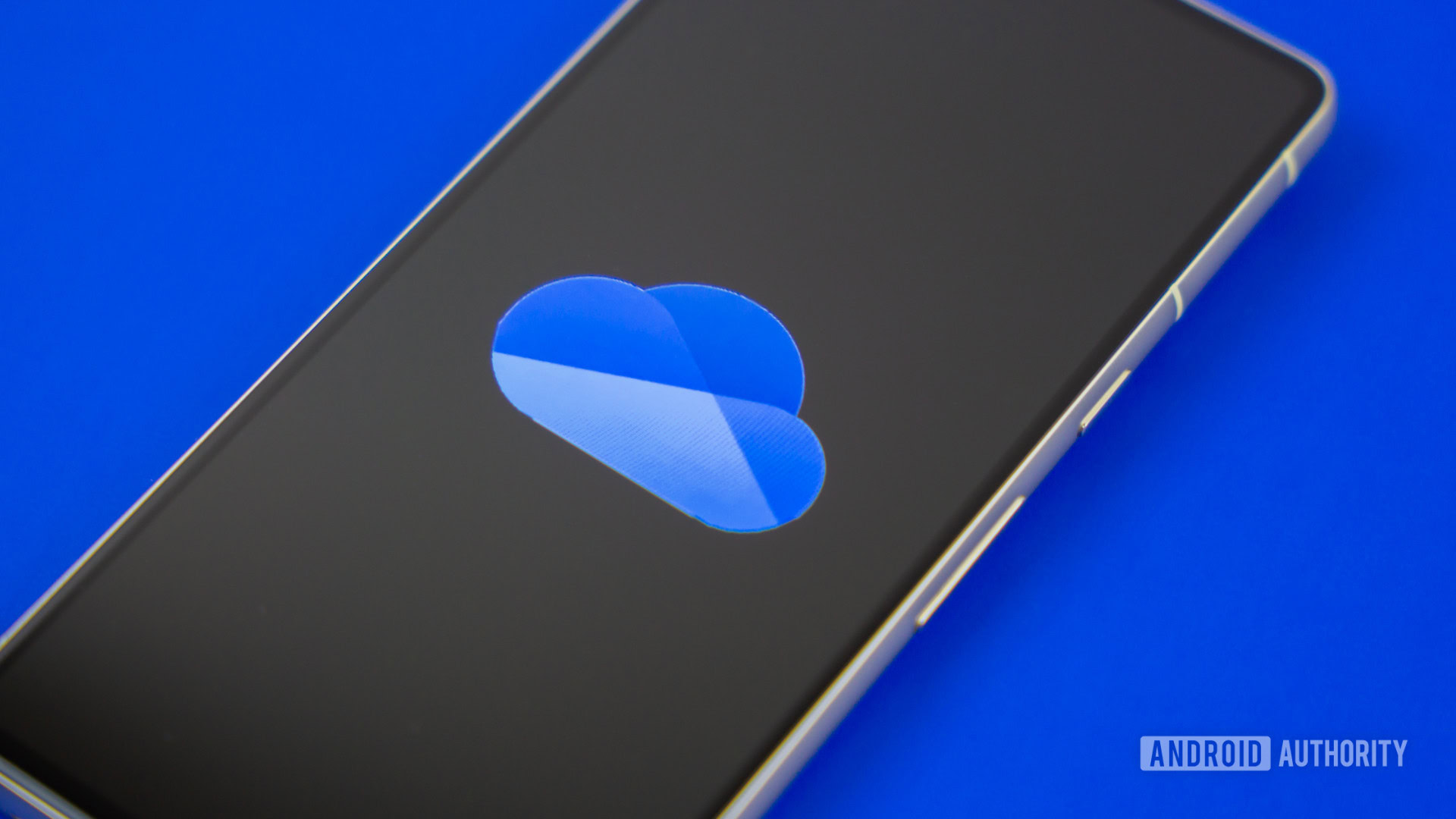 Microsoft OneDrive Logo no smartphone Stock Photo 2 Microsoft OneDrive Logo no smartphone Stock Photo 2