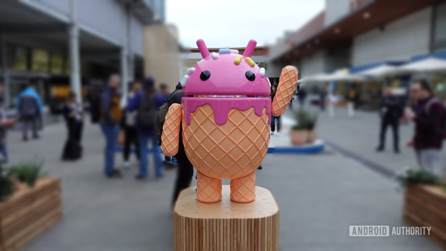 As mais recentes estatísticas da plataforma Android do Google mostram 14 dominando totalmente