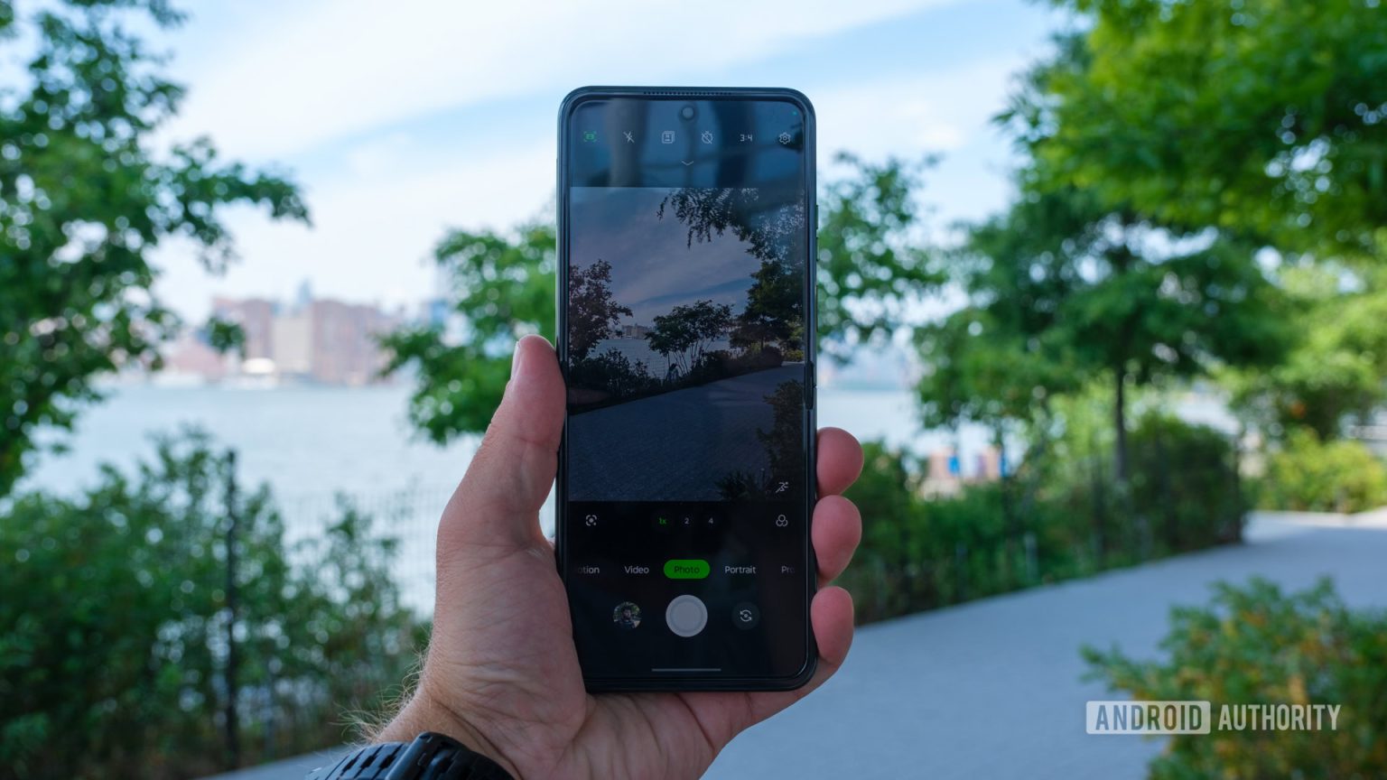 Eu estava errado, o Razr da Motorola nunca precisou de um sensor telefoto