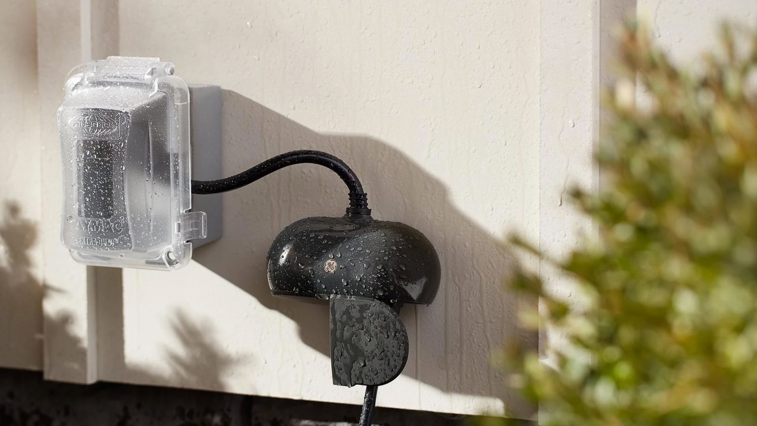 GE Cync Outdoor Smart Plug OFER: Torne seus eletrônicos externos inteligentes