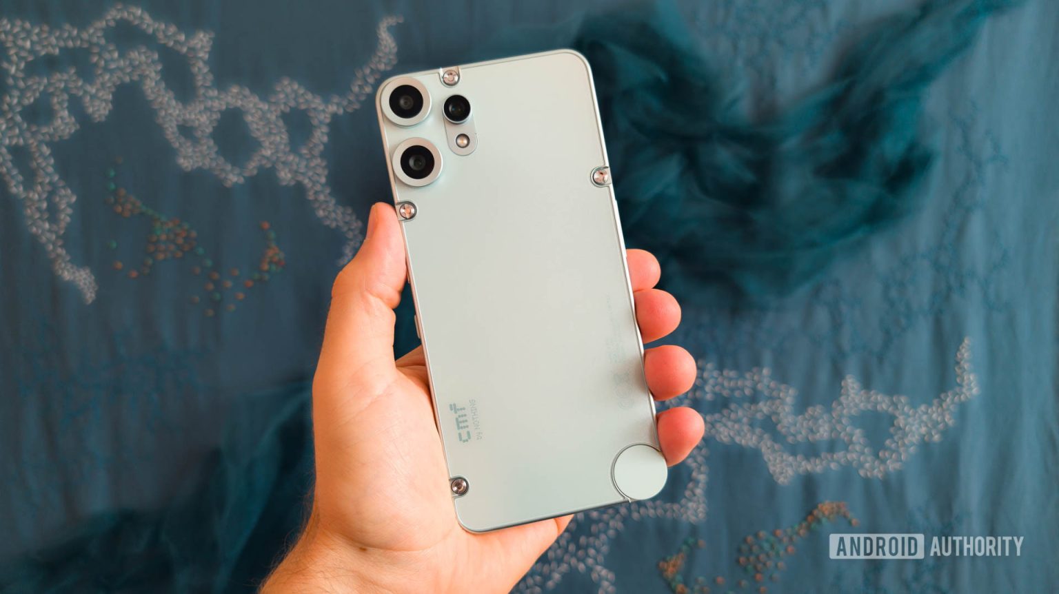Nada lança o CMF Phone 2 Pro e uma série de fones de ouvido