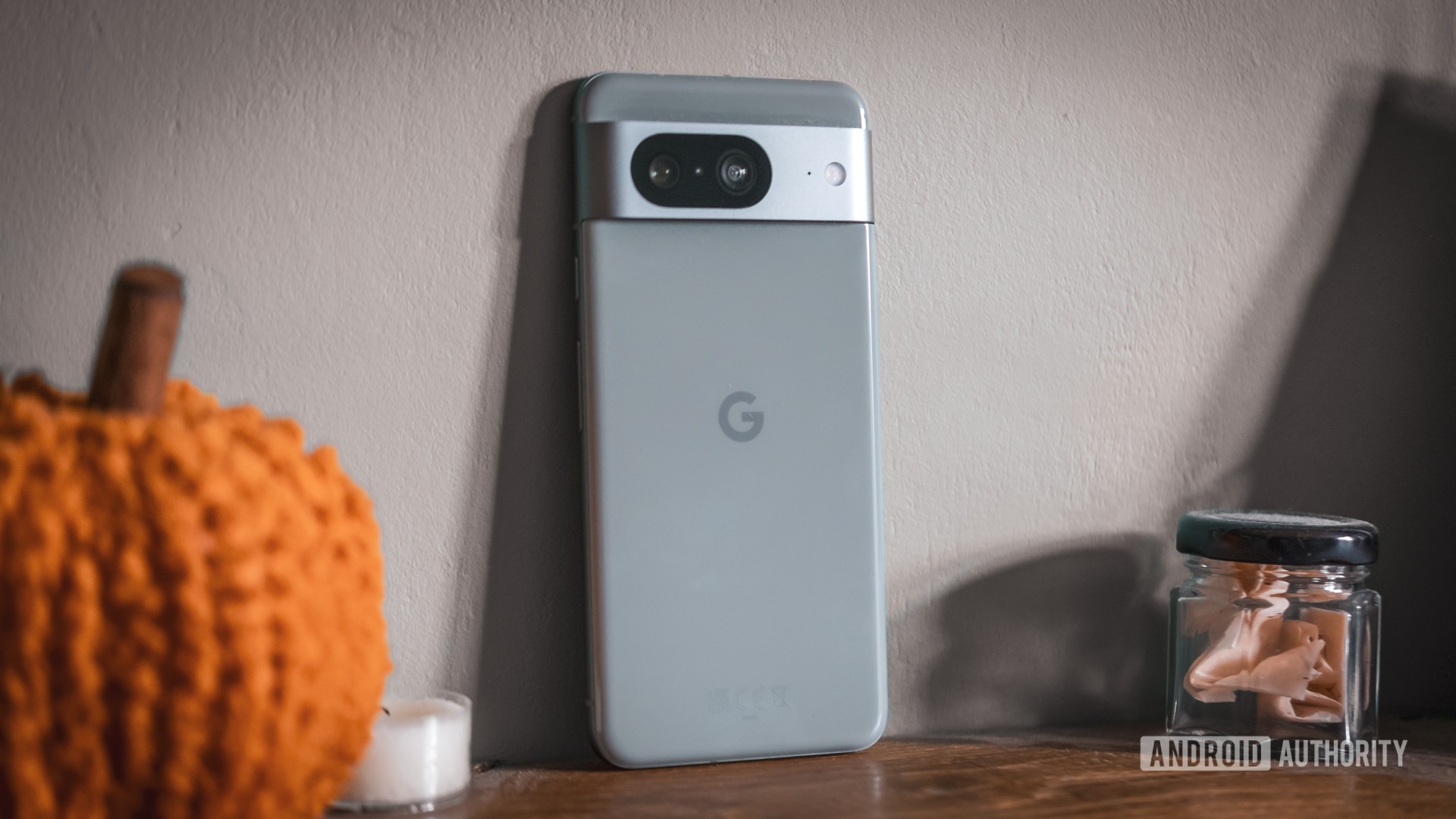 Google Pixel 8 de volta em pé