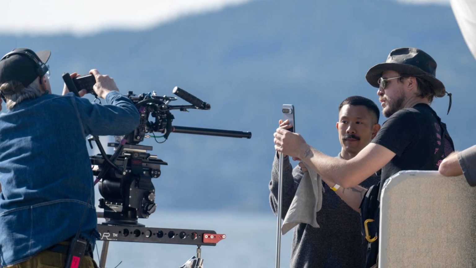 Google pego filmando Pixel 10 AD na praia de Vancouver