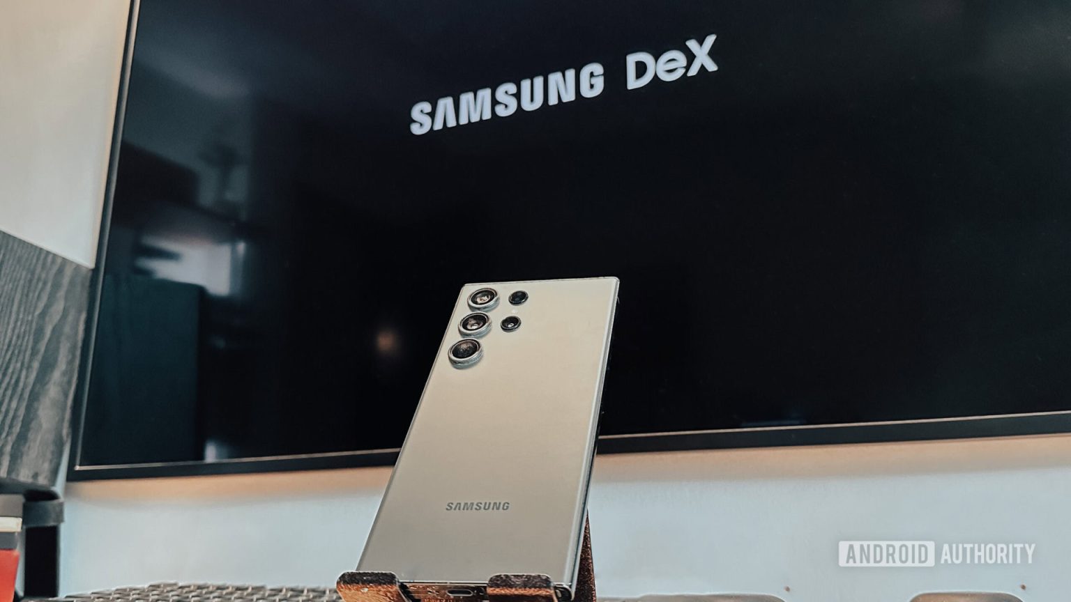 Um vazamento da UI 8 mostra Samsung Dex, inspirado no Android 16