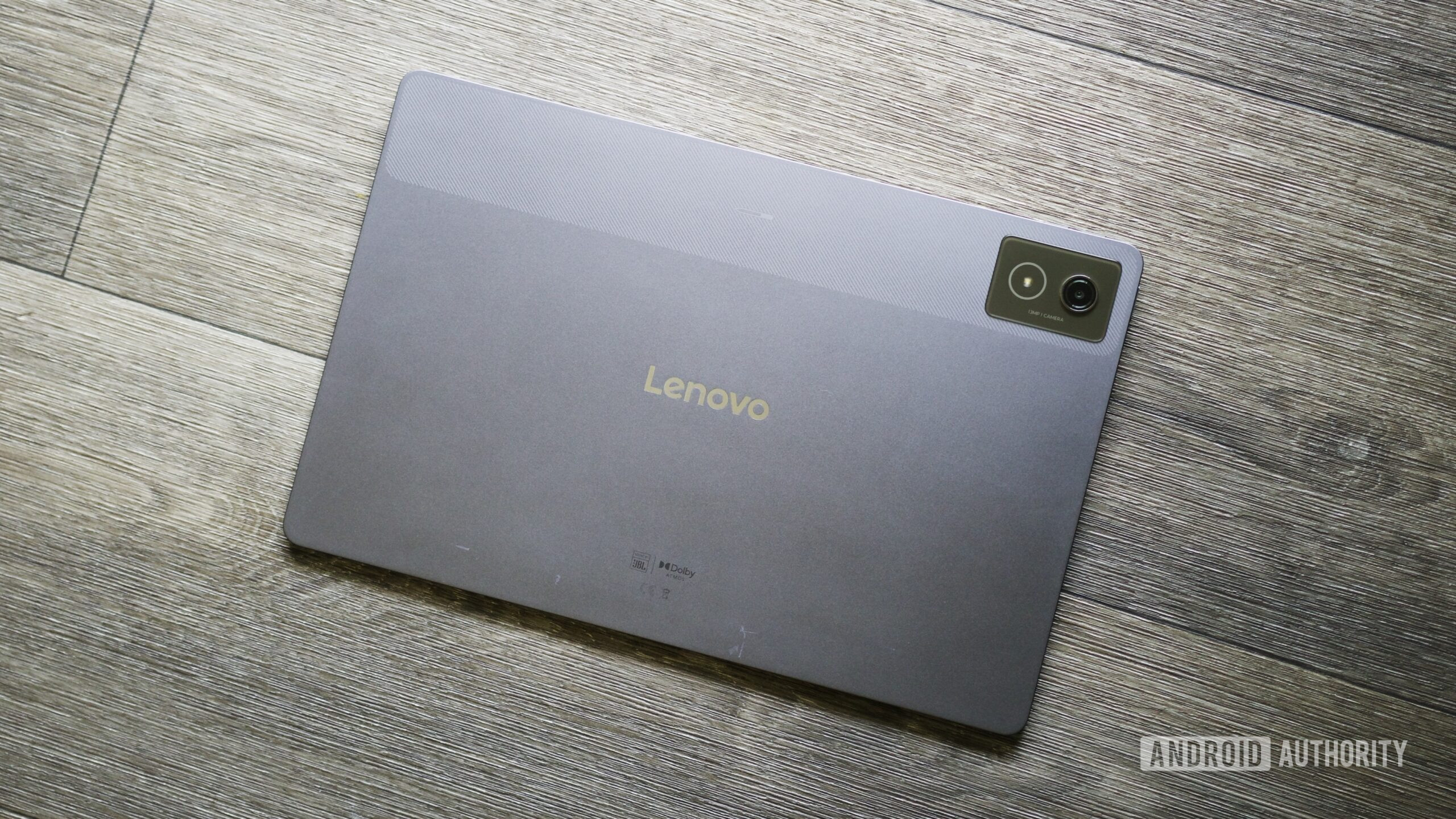 Lenovo Idea Tab Pro Revisão 1 A parte de trás da guia Lenovo Idea.