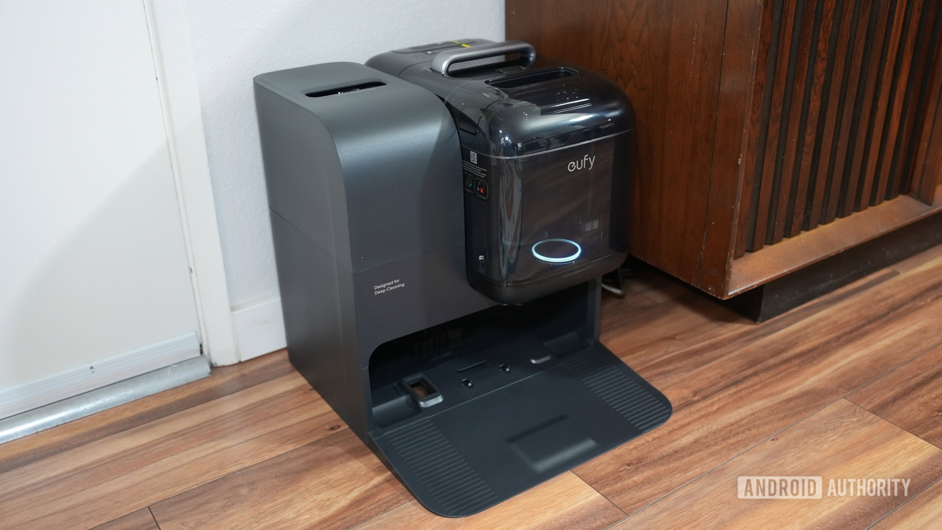 Anker eufy robot vácuo a cada e28 na base Anker eufy robot vácuo a cada e28 na base