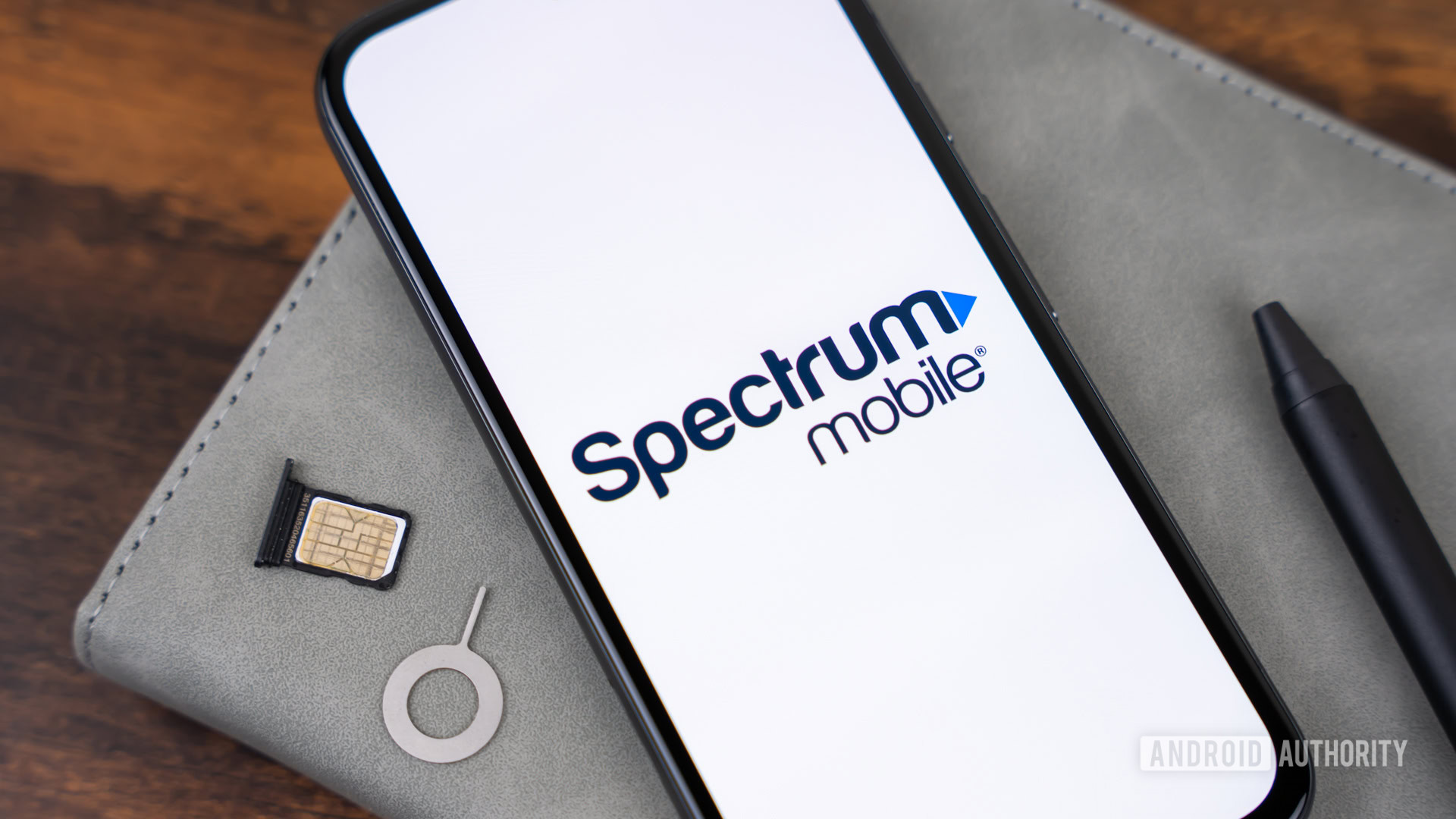 Spectrum Mobile Logo no smartphone Stock Photo (2)