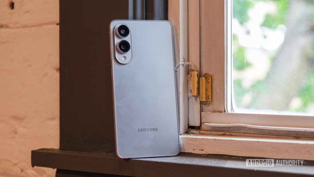 Economize $ 490 no Samsung Galaxy S25 Edge com 512 GB