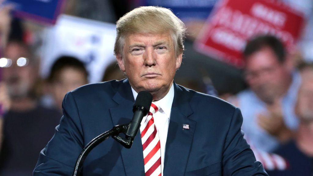 Trump quer colocar seu nome no seu telefone agora