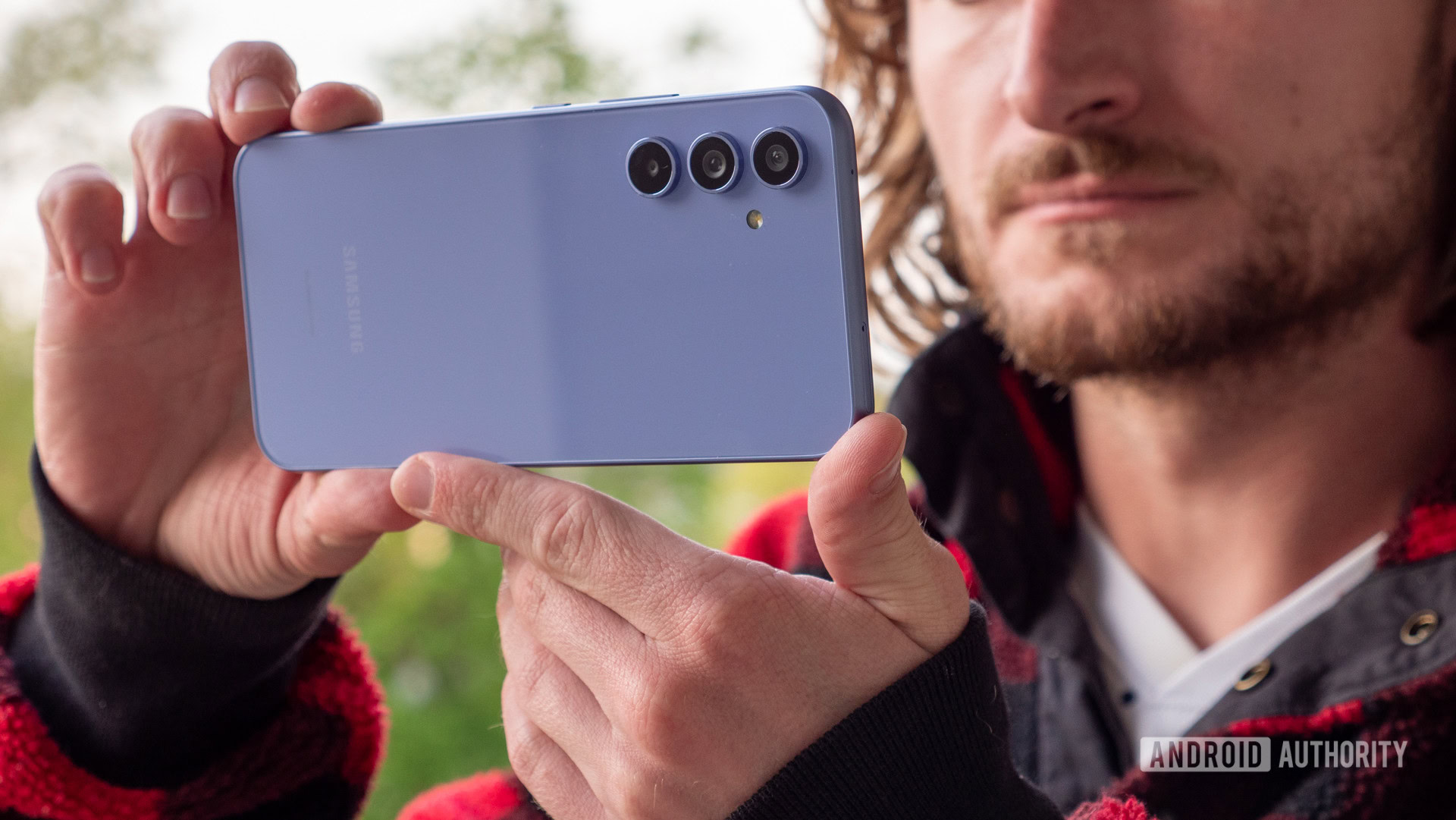 Samsung Galaxy A54 usando câmeras