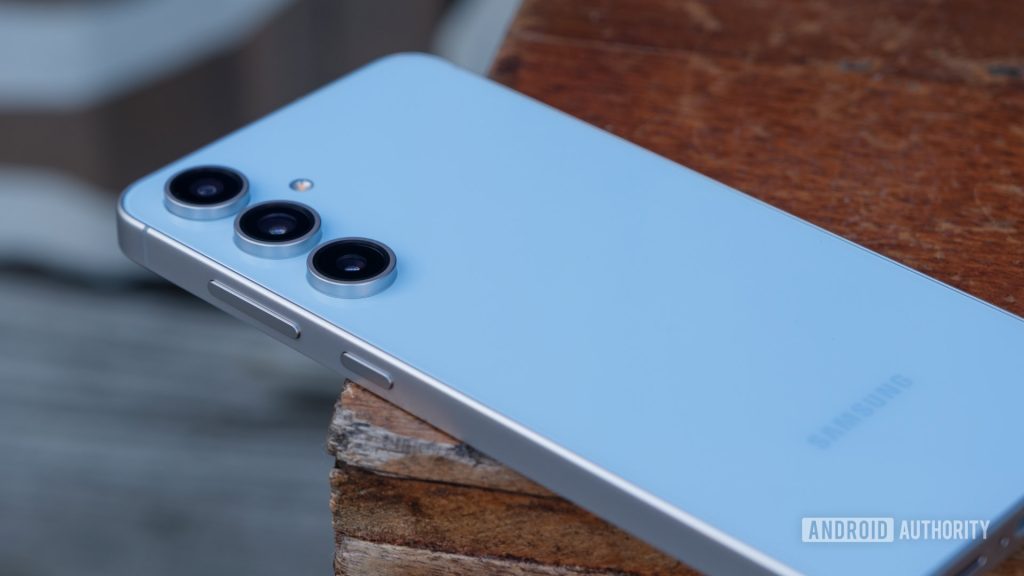 A Samsung pode nos dar uma dose dupla de azul para o Galaxy S25 Fe