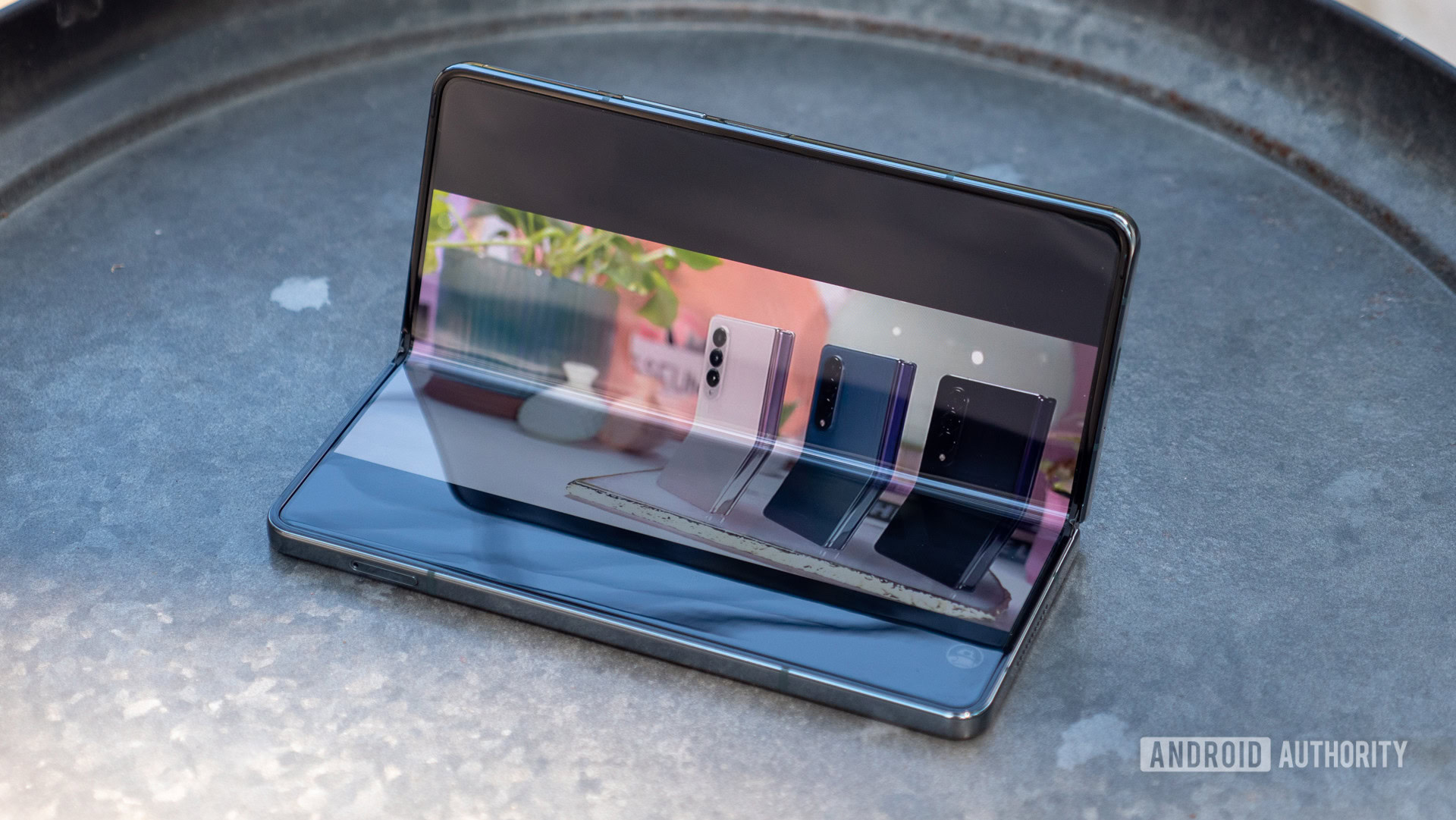Samsung Galaxy Z Fold 4 YouTube dobrado Samsung Galaxy Z Fold 4 YouTube dobrado