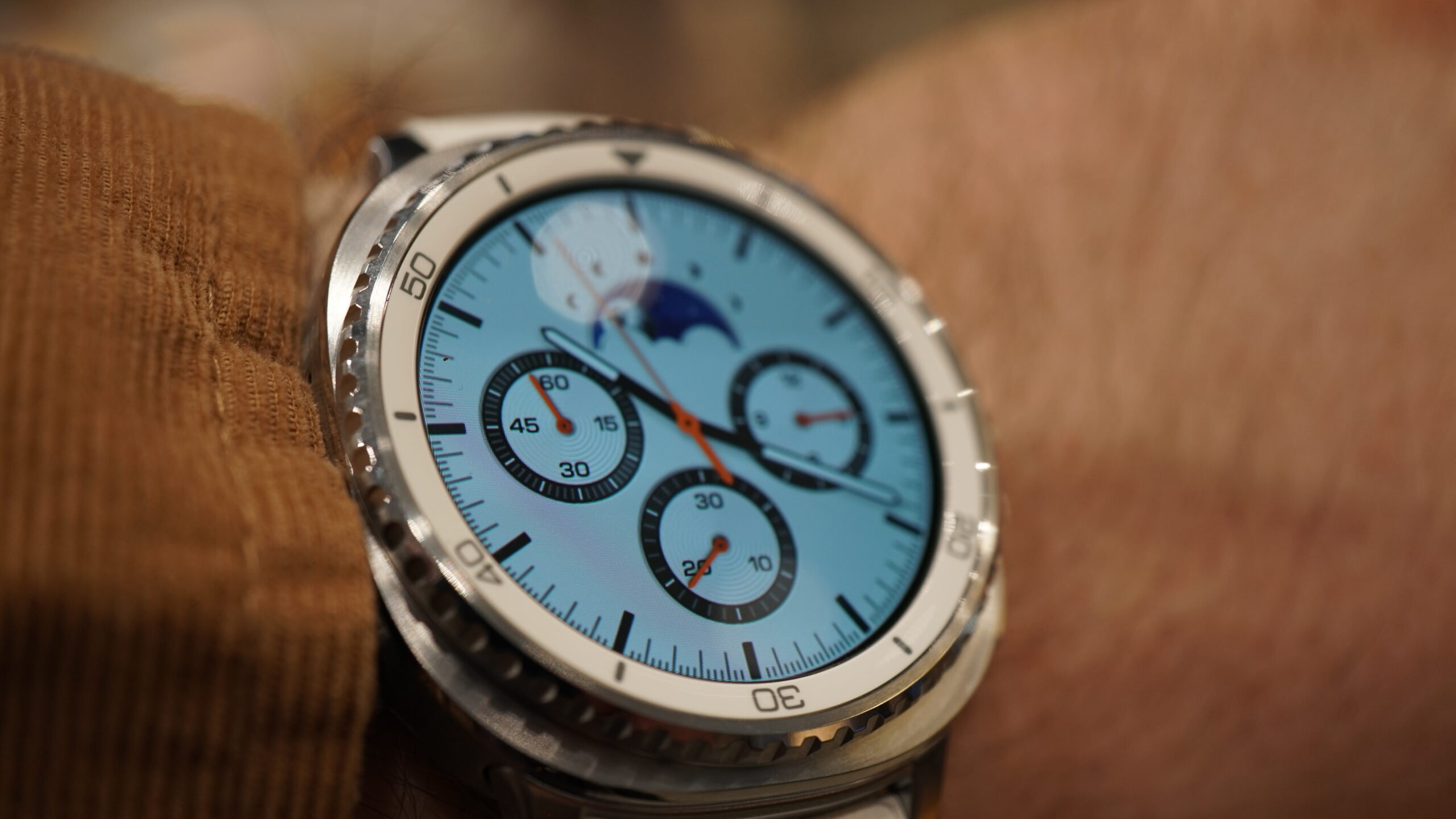 Galaxy Watch 8 Classic no pulso Galaxy Watch 8 Classic no pulso