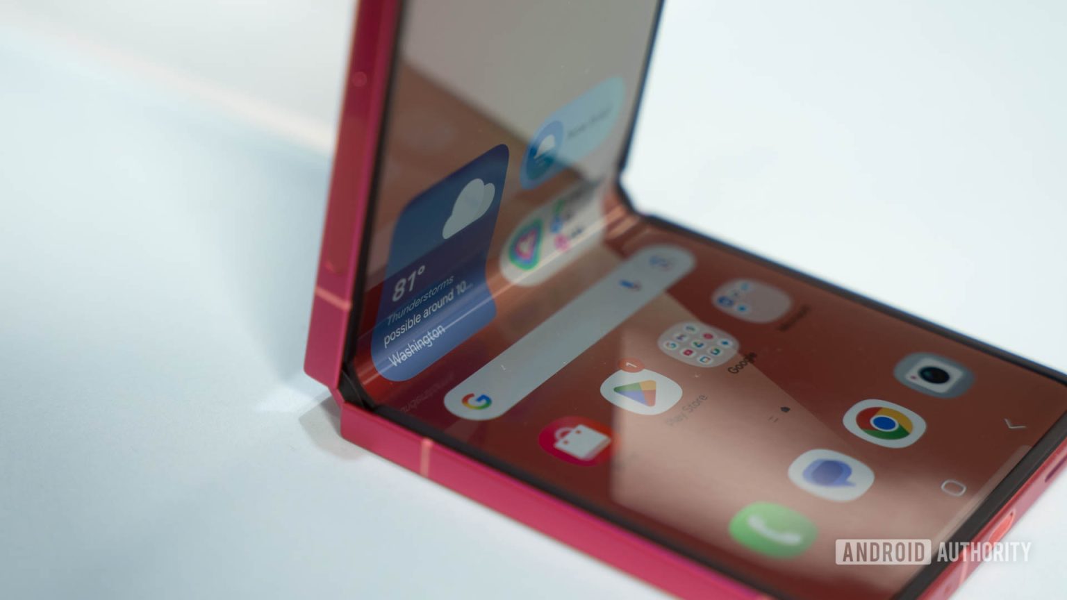 Preocupado com a durabilidade da tela do Z Flip 7? Aqui está o que a Samsung diz.