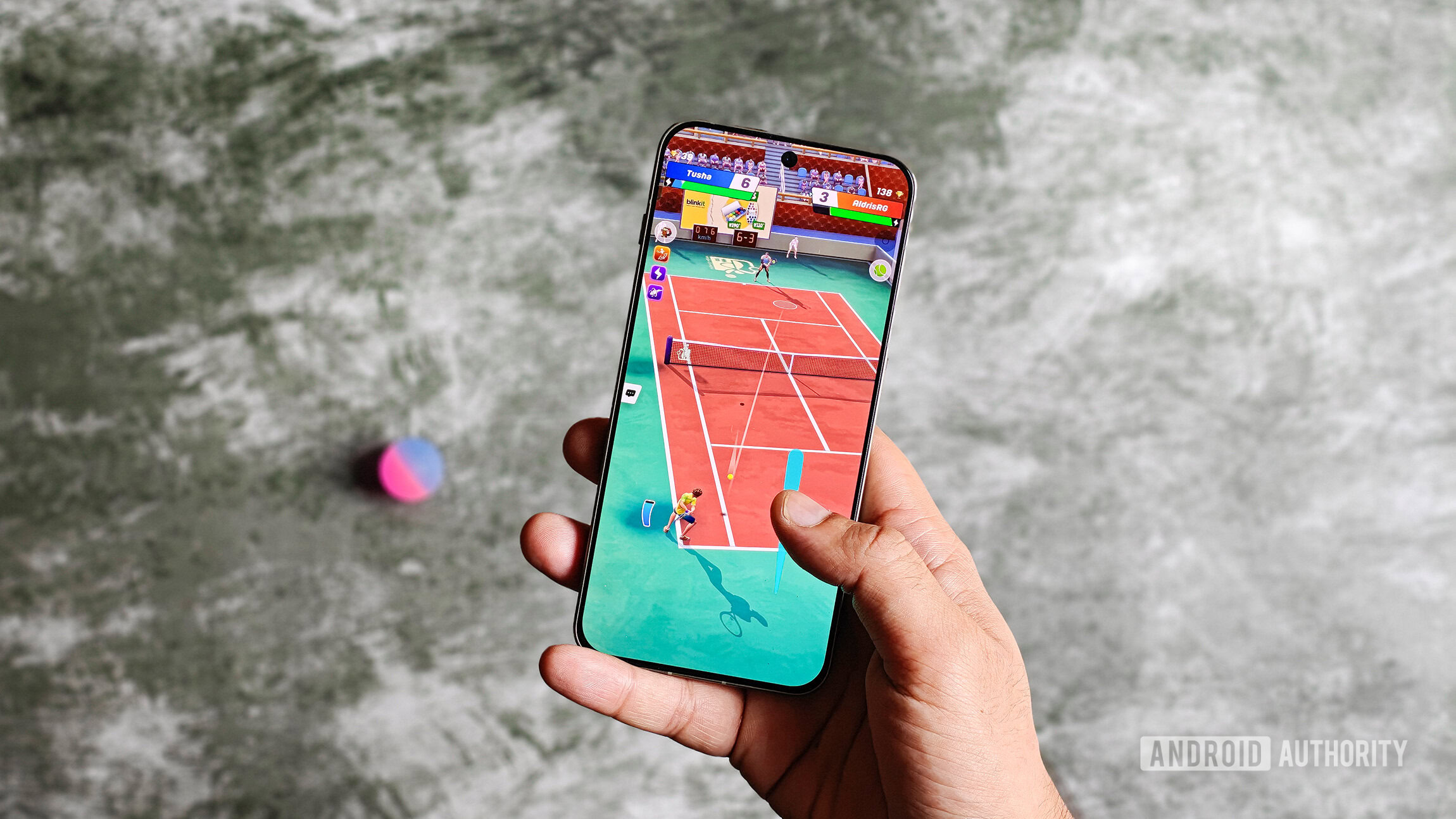 Os melhores jogos do Android para jogar com um confronto de tênis de mão jogados em um OnePlus 13s.