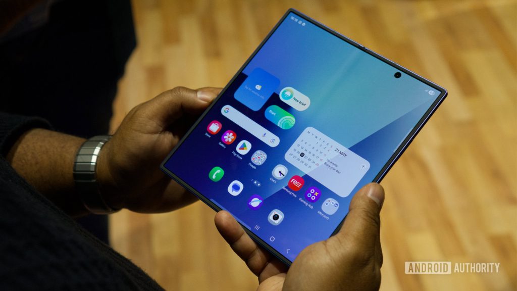 O Galaxy Z Fold 8 poderia finalmente se livrar de uma das piores coisas sobre dobráveis
