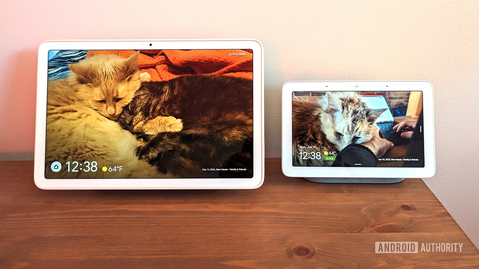 Google Pixel Tablet x Google Nest Hub frontal