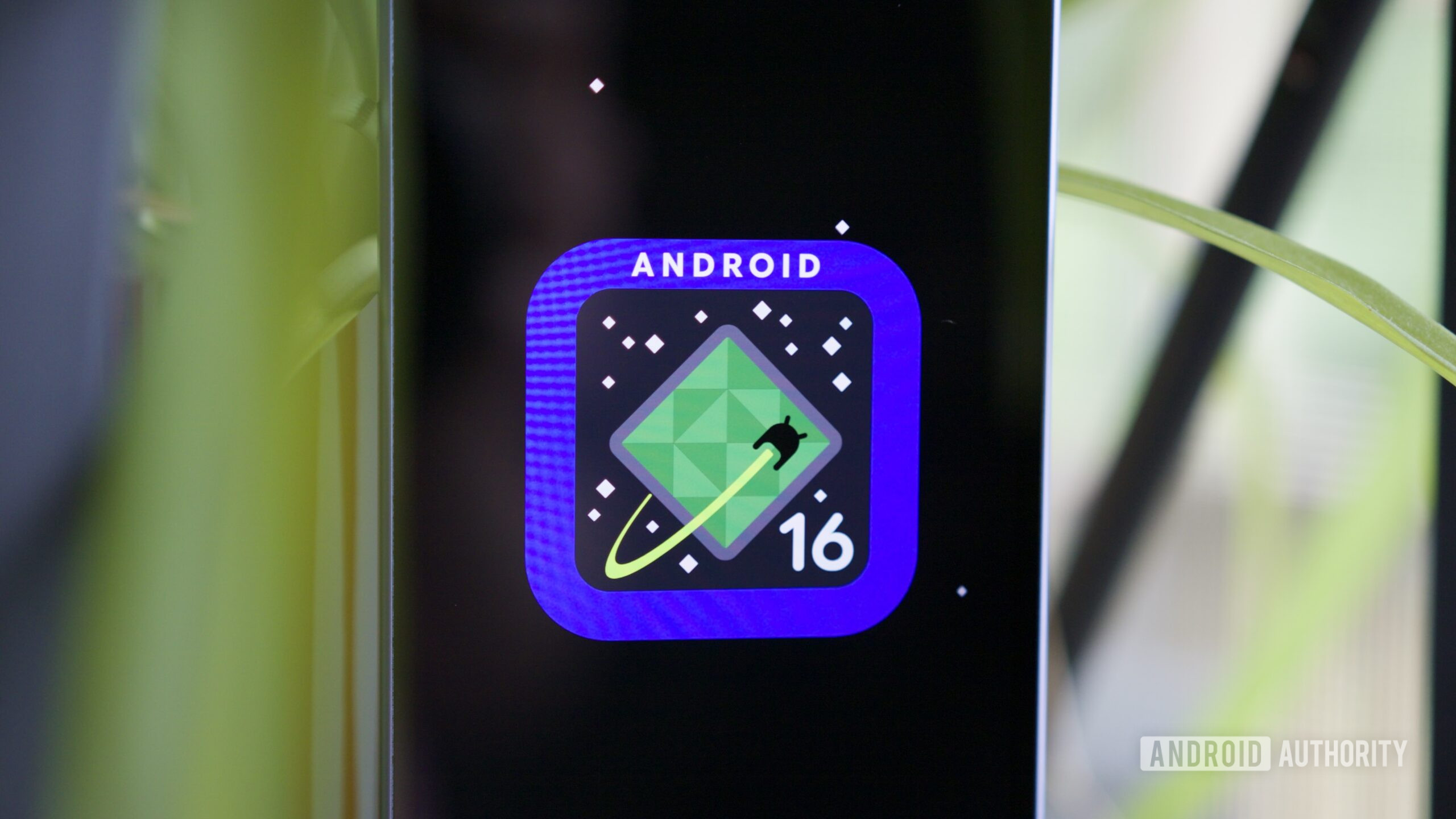 Android 16 logotipo estável google pixel 9a 1 Logotipo Android 16 em um telefone do Google Pixel.