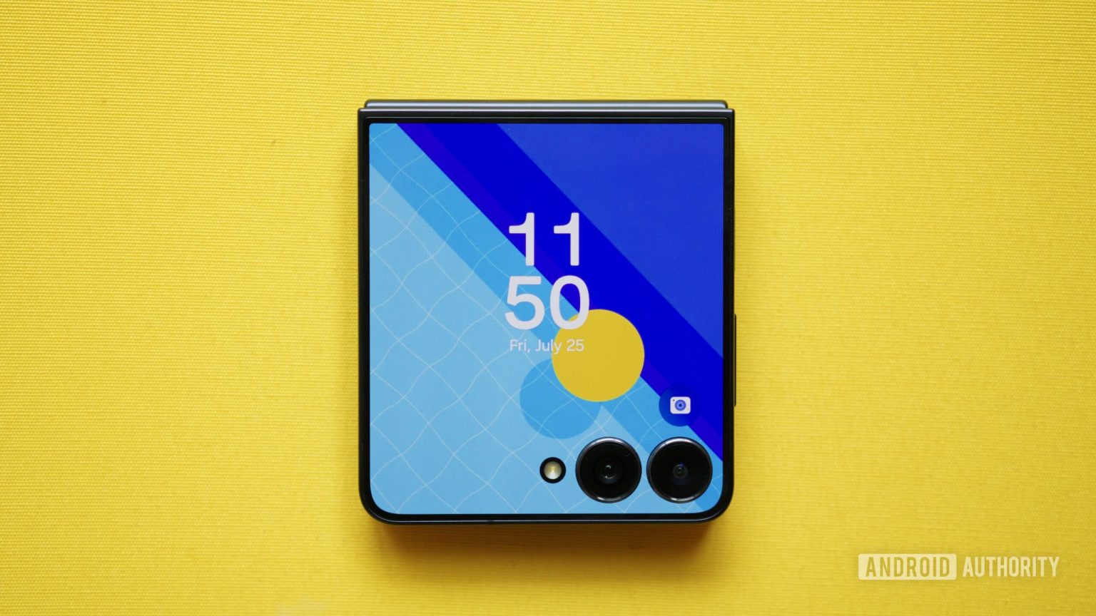 Adorei a tela de capa do Galaxy Z Flip 7 até que o software o arruine