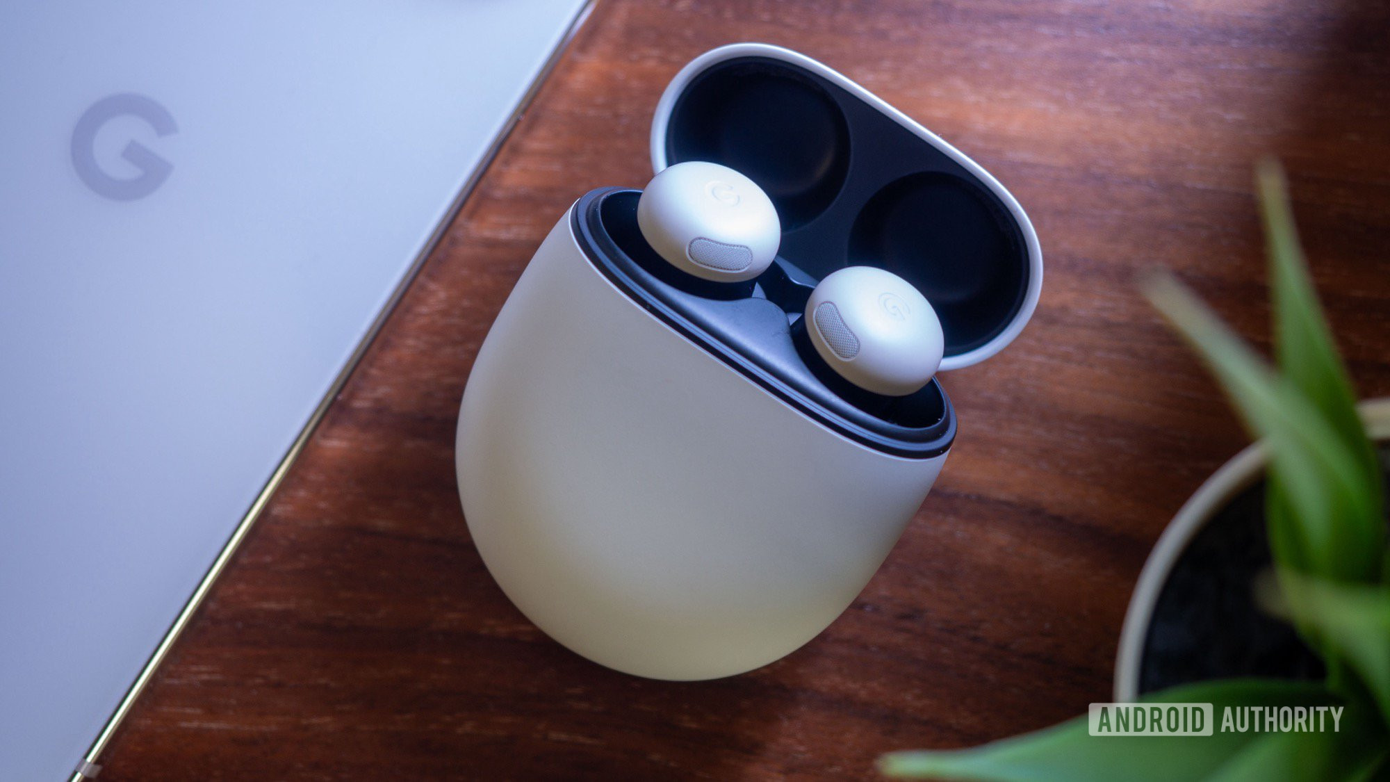 Google Pixel Buds Pro 2, ao lado do Pixel 9 Pro 2 Google Pixel Buds Pro 2, ao lado do Pixel 9 Pro 2
