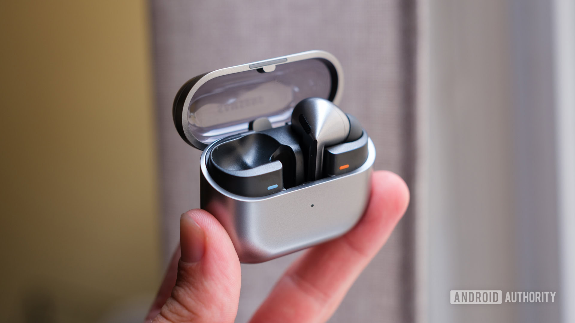 Samsung Galaxy Buds 3 Pro One Earbud no caso