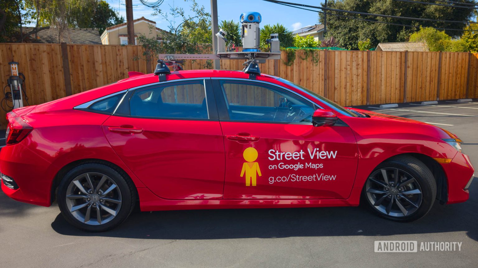 O Google Street View capturou este homem nu em casa, e agora ele é US $ 12.500 mais rico