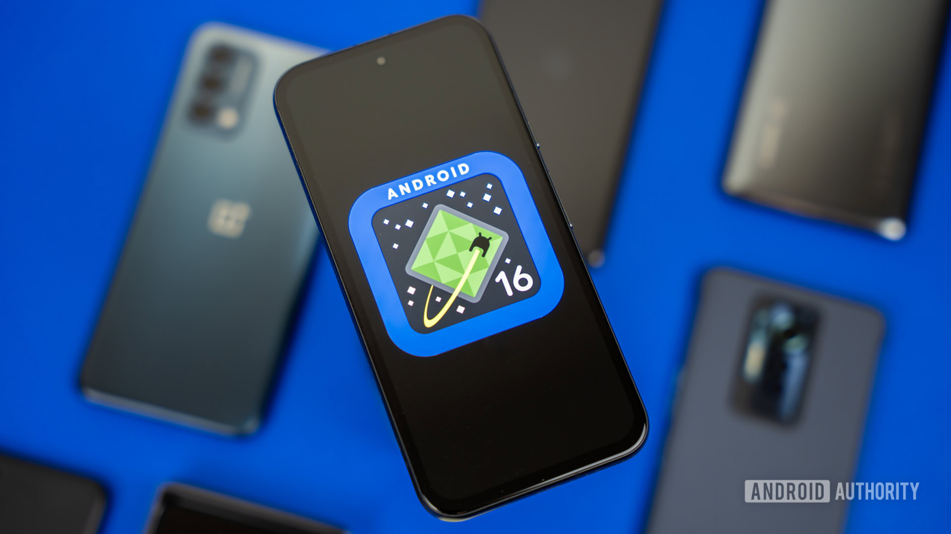 Logotipo Android 16 no smartphone 04 Logotipo Android 16 no smartphone 04