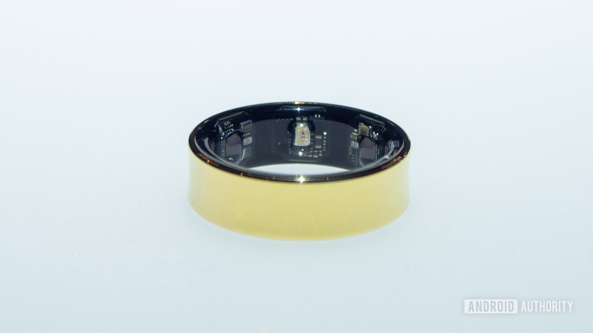 Samsung Galaxy Ring Gold 5 zoom
