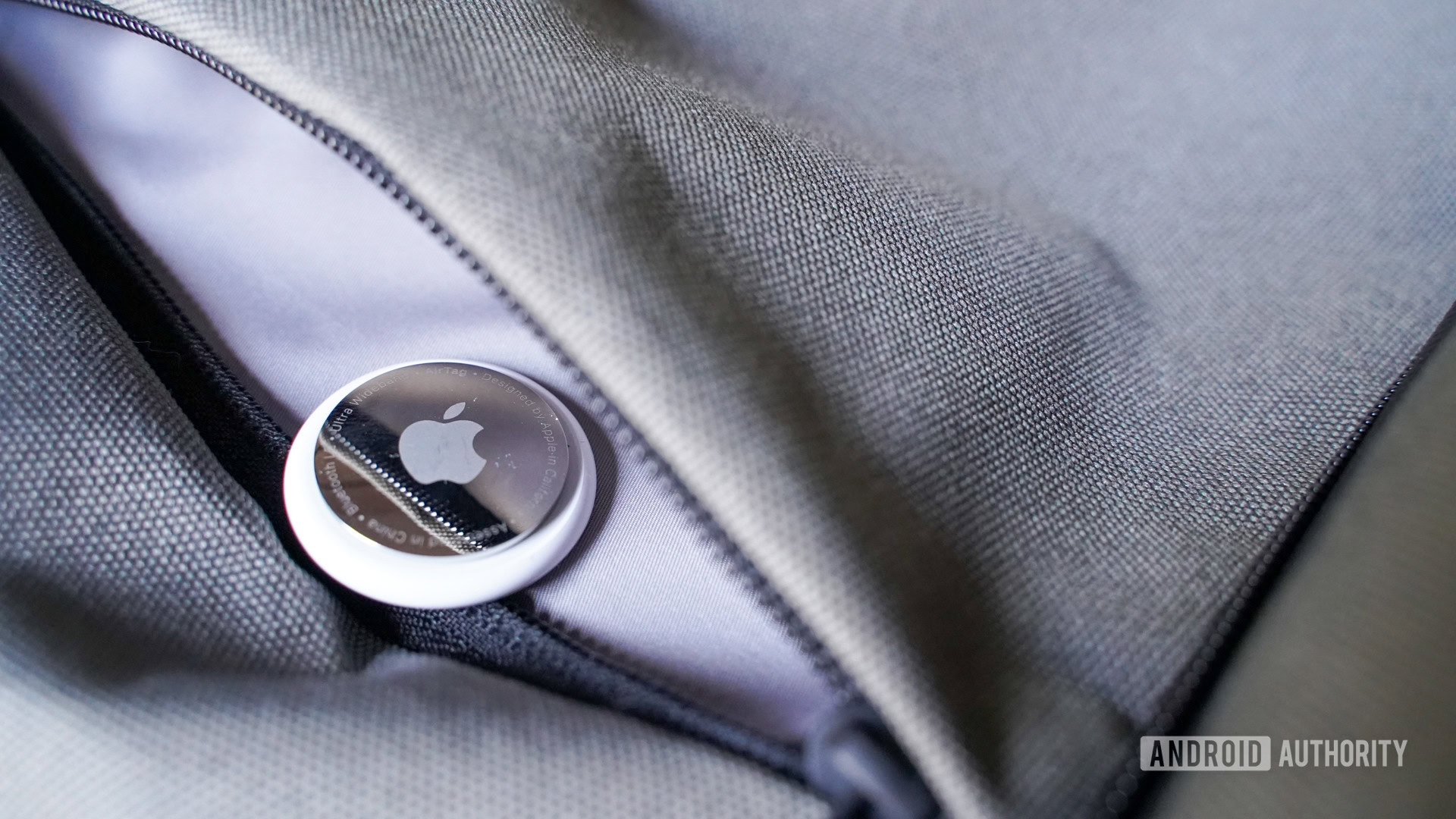 Apple AirTag na mochila Apple AirTag na mochila