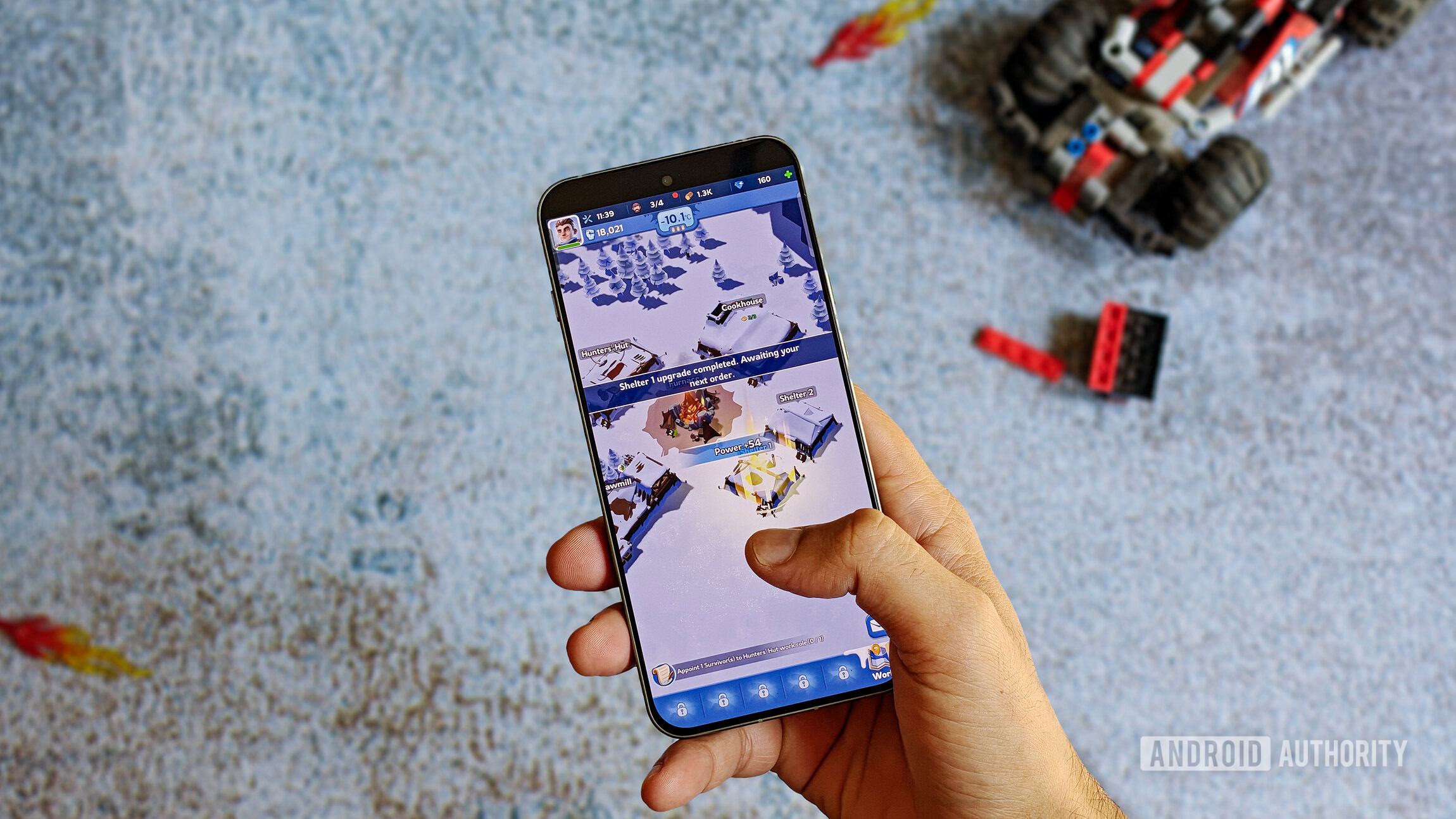 Os melhores jogos do Android para jogar com uma mão de uma mão de sobrevivência de Whiteout jogou no OnePlus 13s.