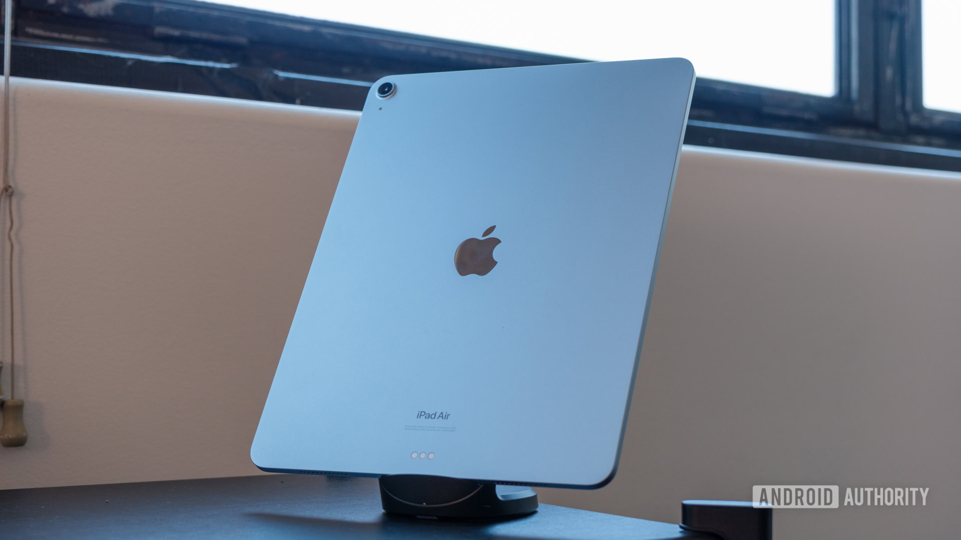 Ipad Air Trow Hero