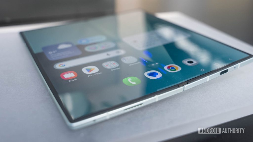 Samsung explica como fez a galáxia Z dobrar 7 tão fina