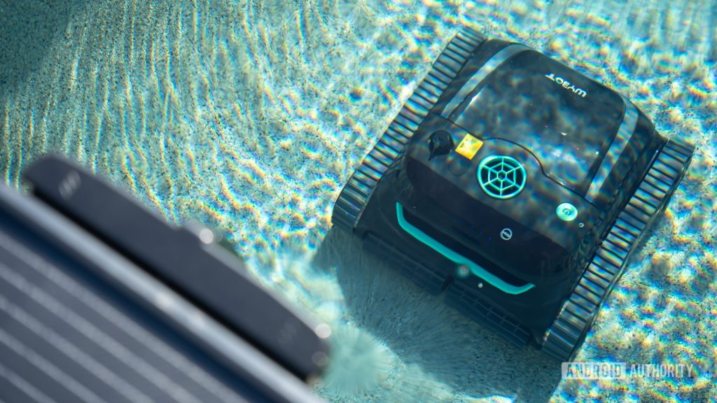 Wybot S2 Solar Robotic Pool Cleaner recebe uma queda de preço de US $ 800!