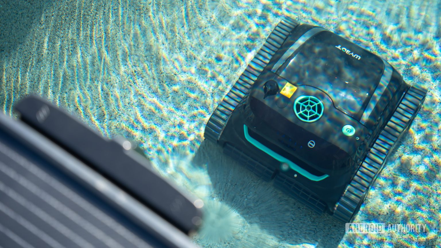 Wybot S2 Solar Robotic Pool Cleaner recebe uma queda de preço de US $ 800!