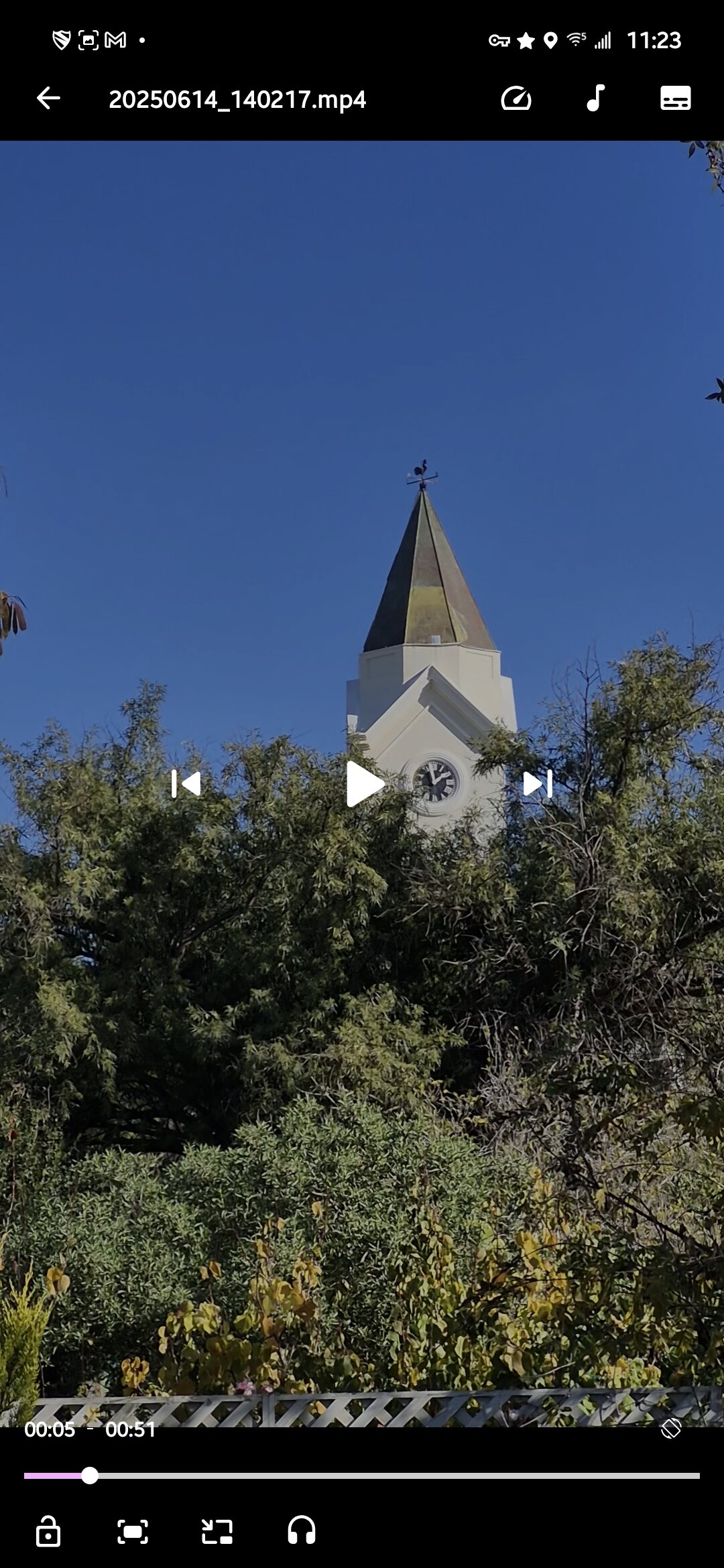 VLC Player vs Next Player Screenshot 2