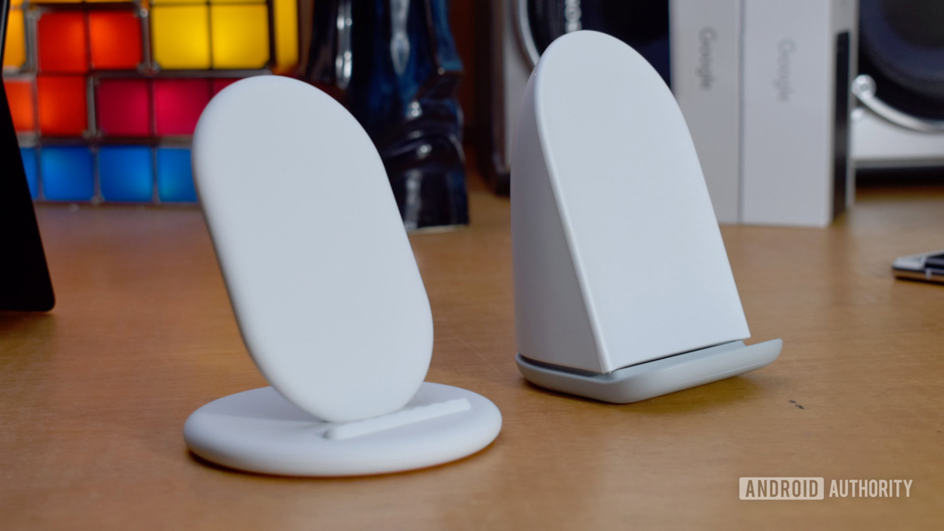 Google Pixel Stand Gen 2 vs Gen 1 Google Pixel Stand Gen 2 vs Gen 1