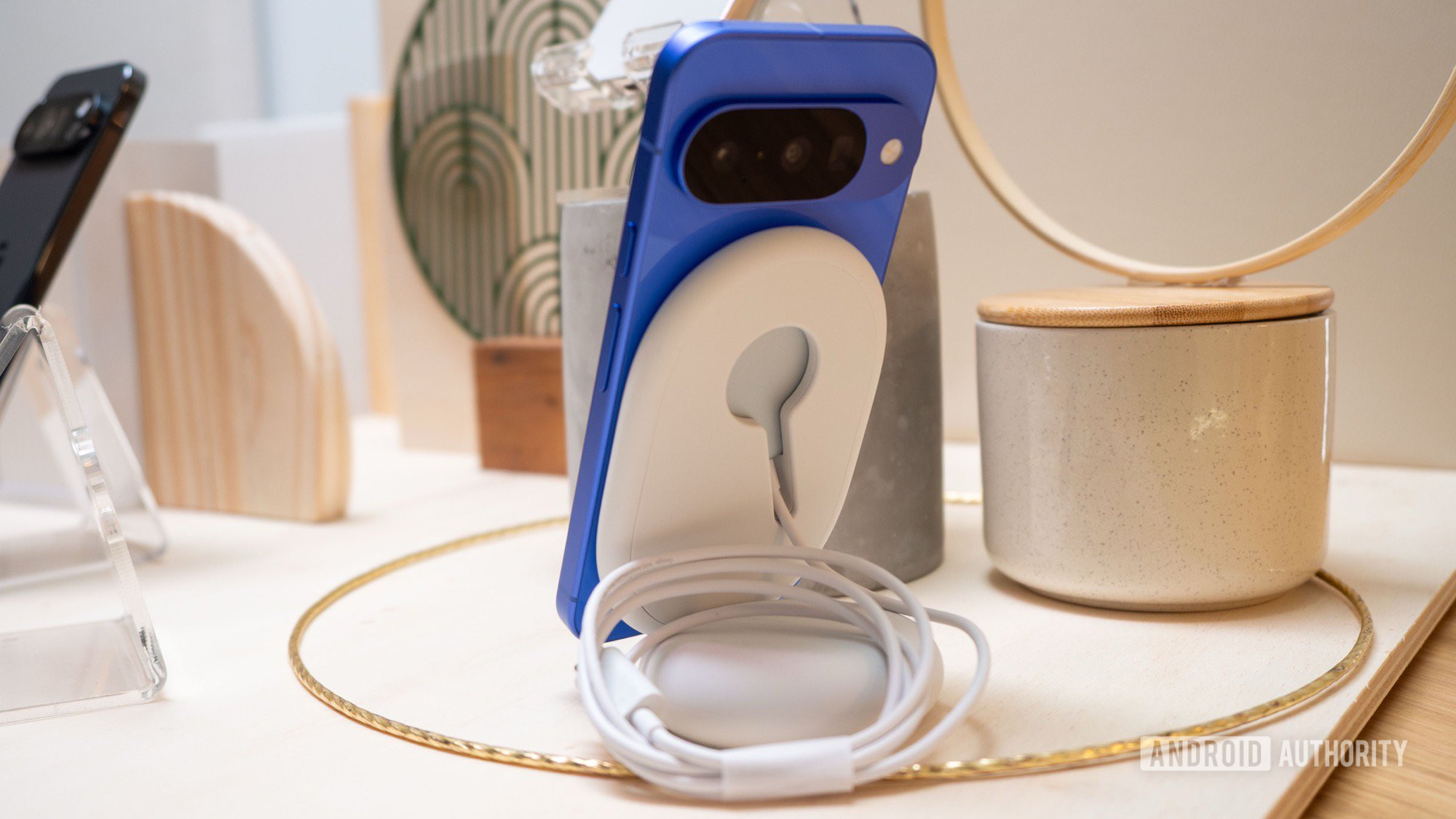 Google Pixel Snap Wireless Qi2 Charger de mesa com Pixel 10