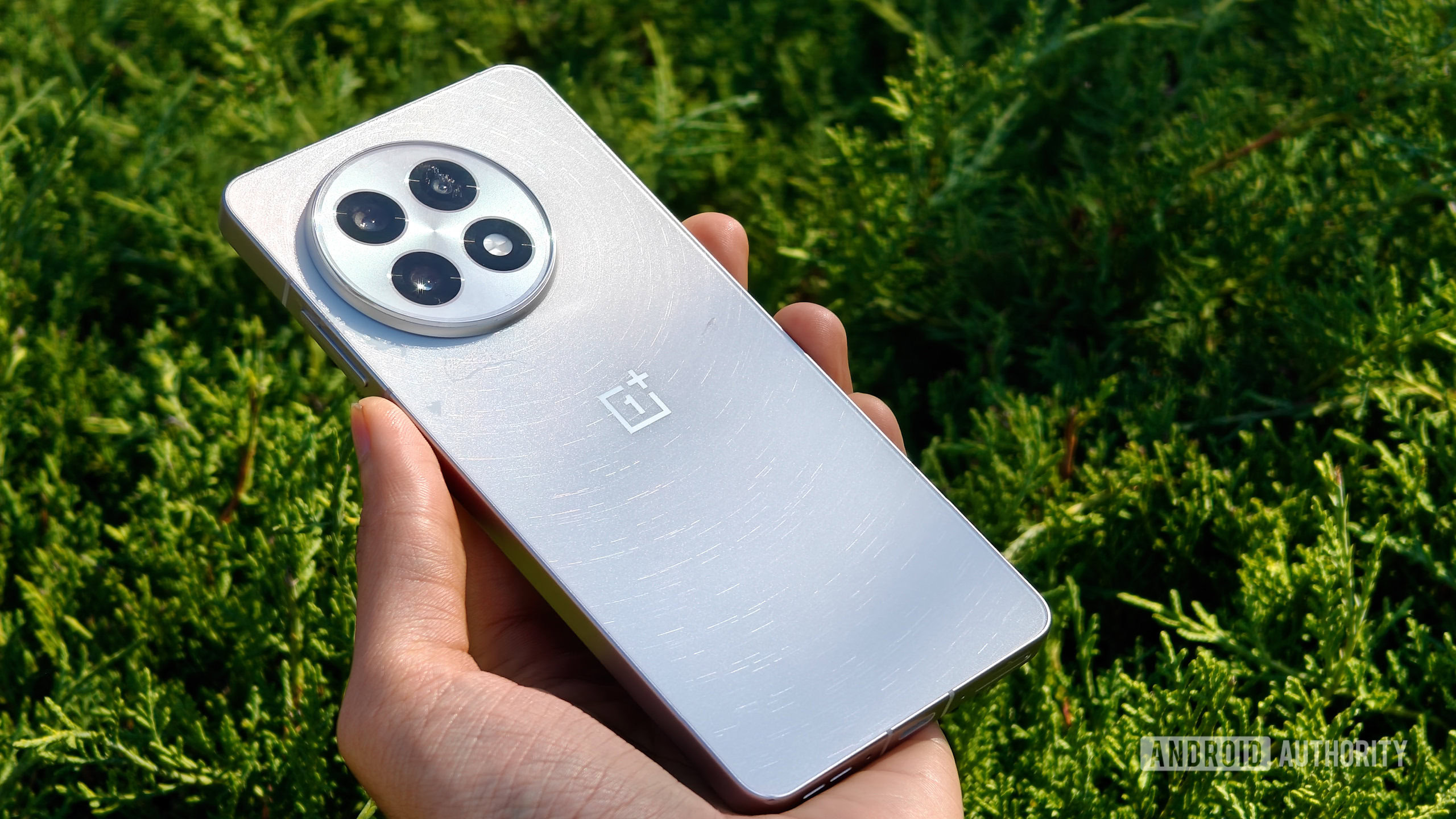 OnePlus 13r Review Image Back Design OnePlus 13r Review Image Back Design