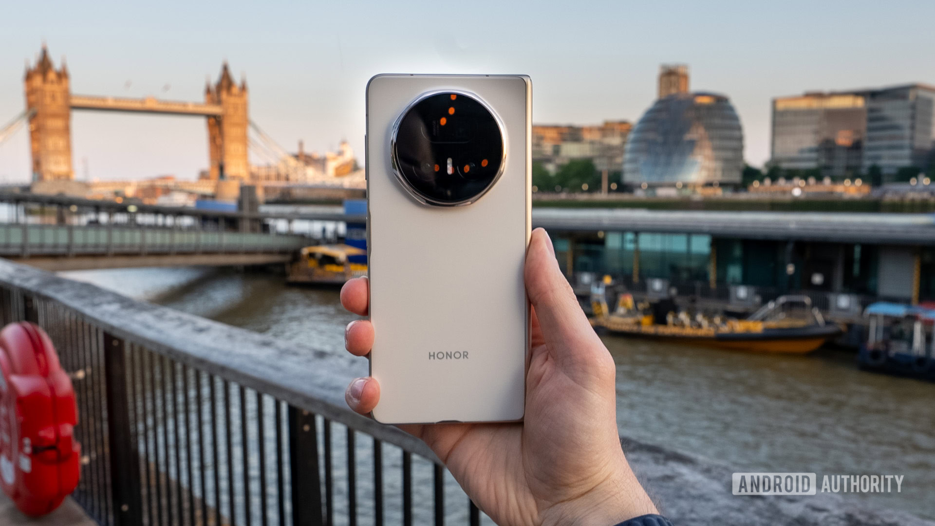 Honor Magic V5 Camera