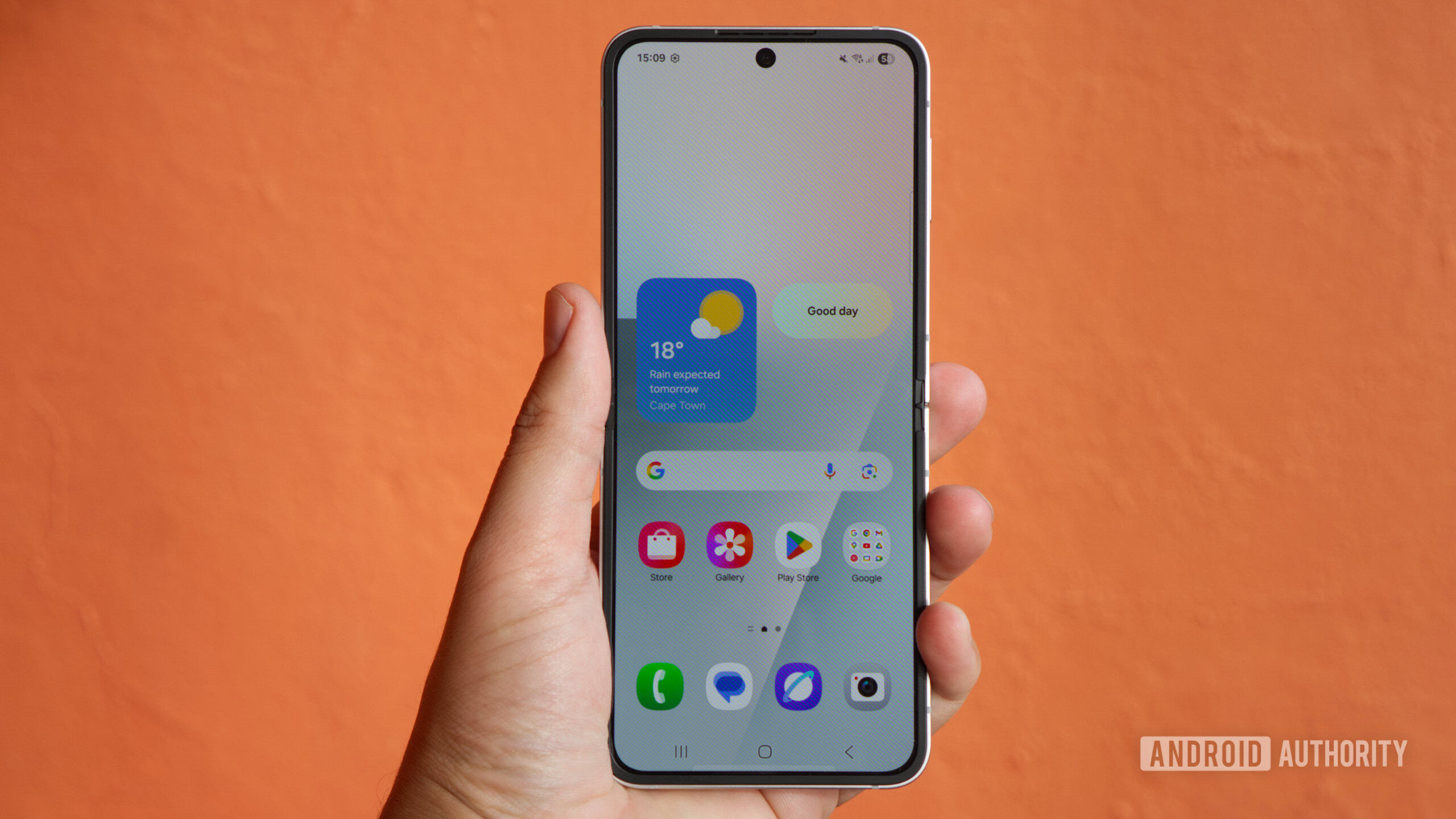 Samsung Galaxy Z Flip 7 FE Tela principal desdobrada