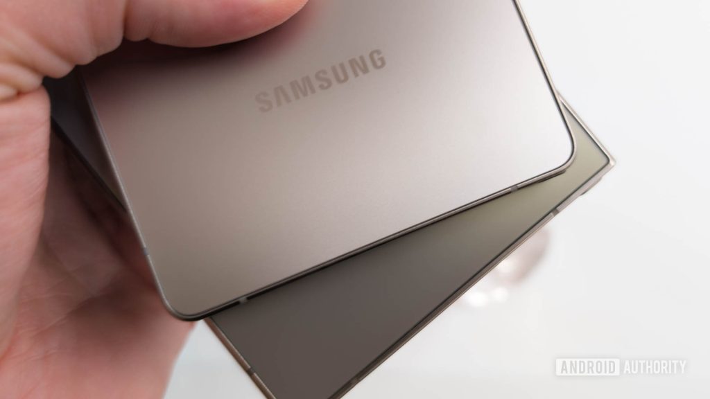 Enquete: cantos de smartphones – Qual é a melhor forma?