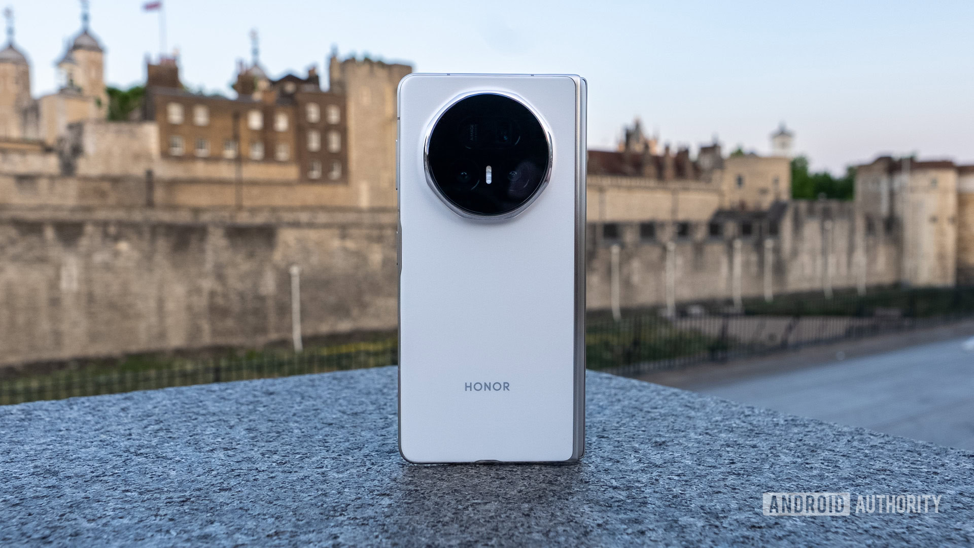 Honor Magic V5 Câmera levantada