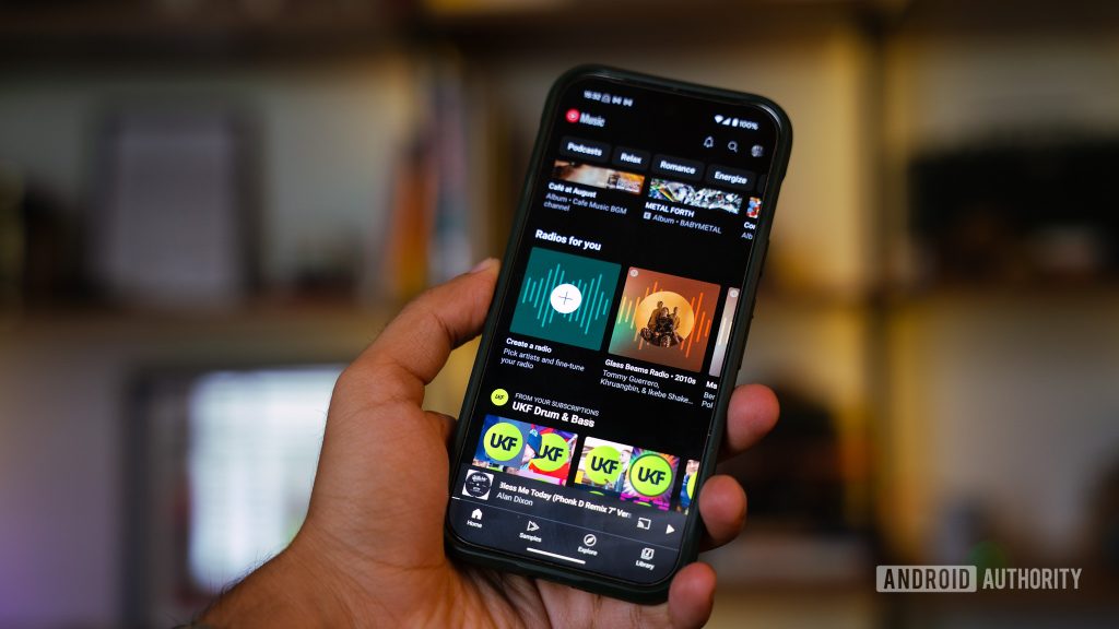 Eu tenho Spotify, Apple Music e Tidal, mas continuo voltando para a música do YouTube