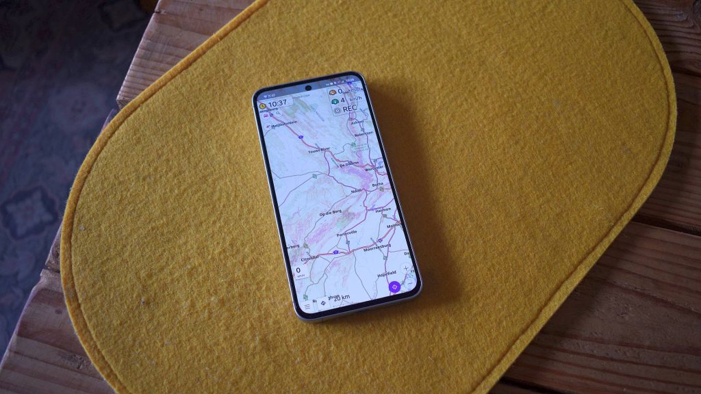 O Google Maps é péssimo em estradas não pavimentadas; Eu uso este aplicativo gratuito em vez disso