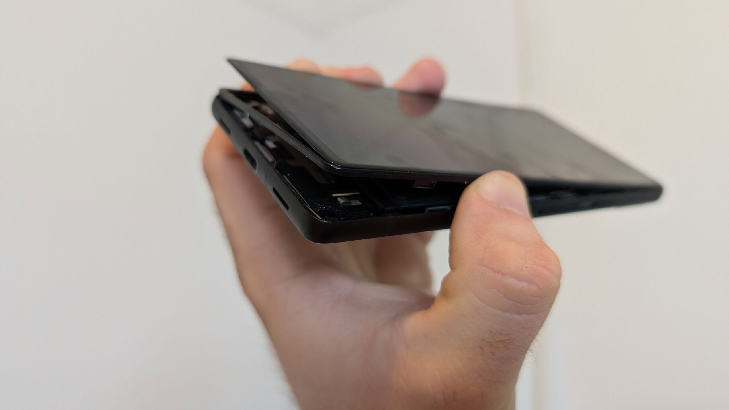 Google Pixel 6A Bateria inchada ZAC Google Pixel 6A Bateria inchada ZAC