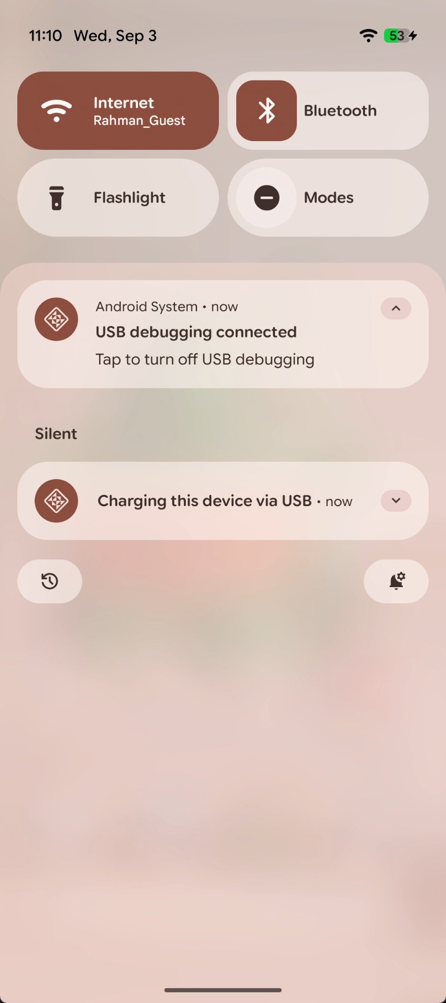 Painel de notificações no Android 16 QPR1