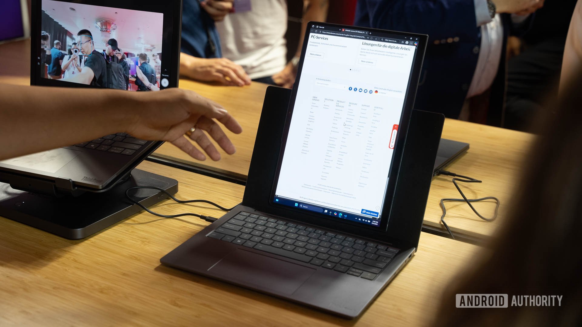 Lenovo ThinkBook Vertiflex Concept com modo retrato