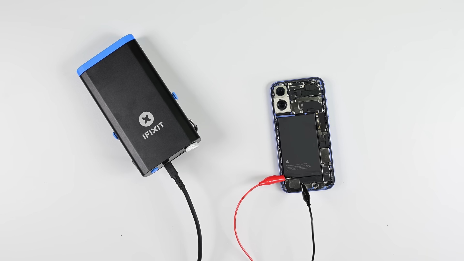 Apple iPhone 16 ifixit Remoção da bateria de teto (2)