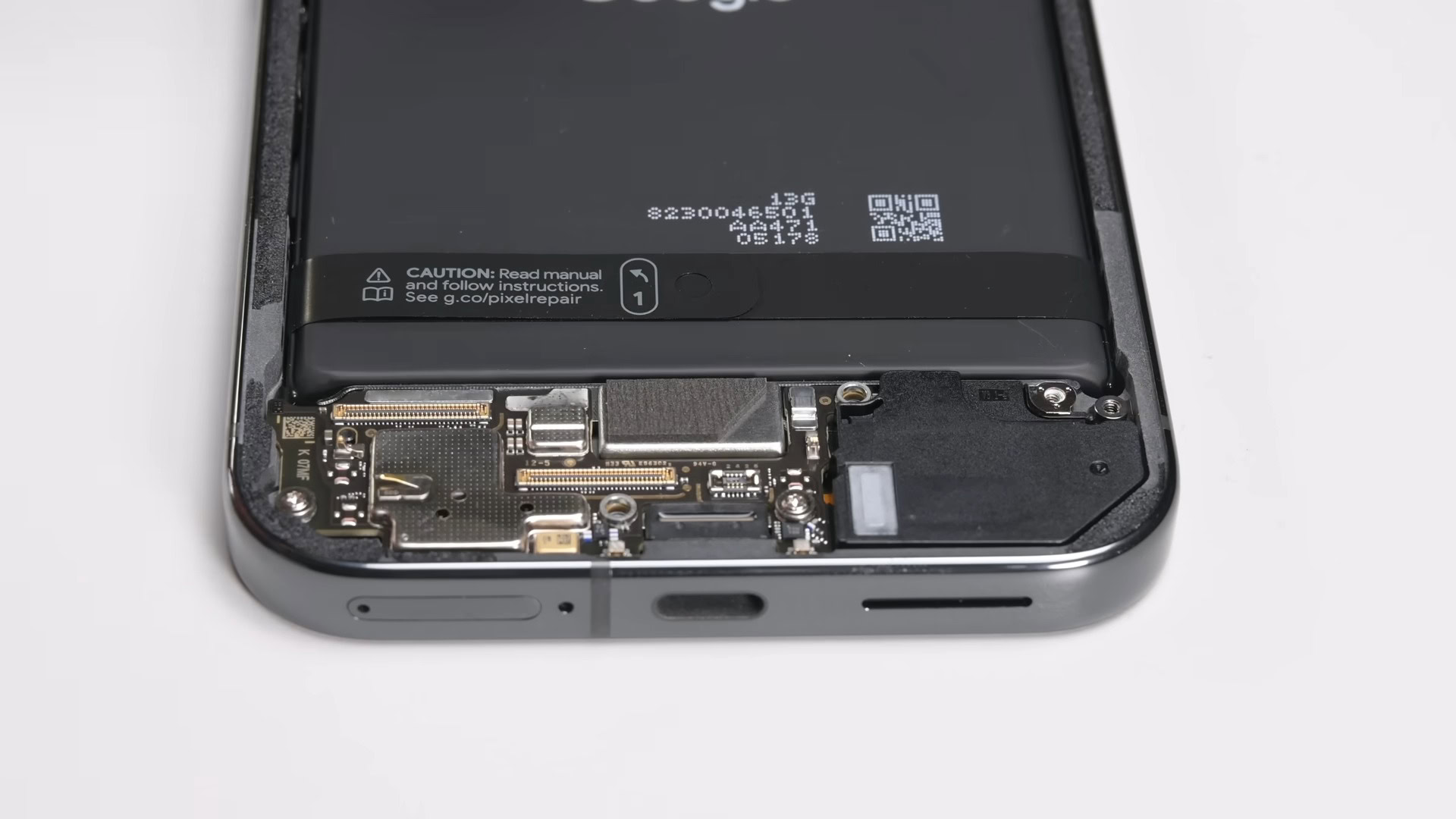 Pixel 9 Pro XL ifixit Remoção da bateria de desmontagem (2)