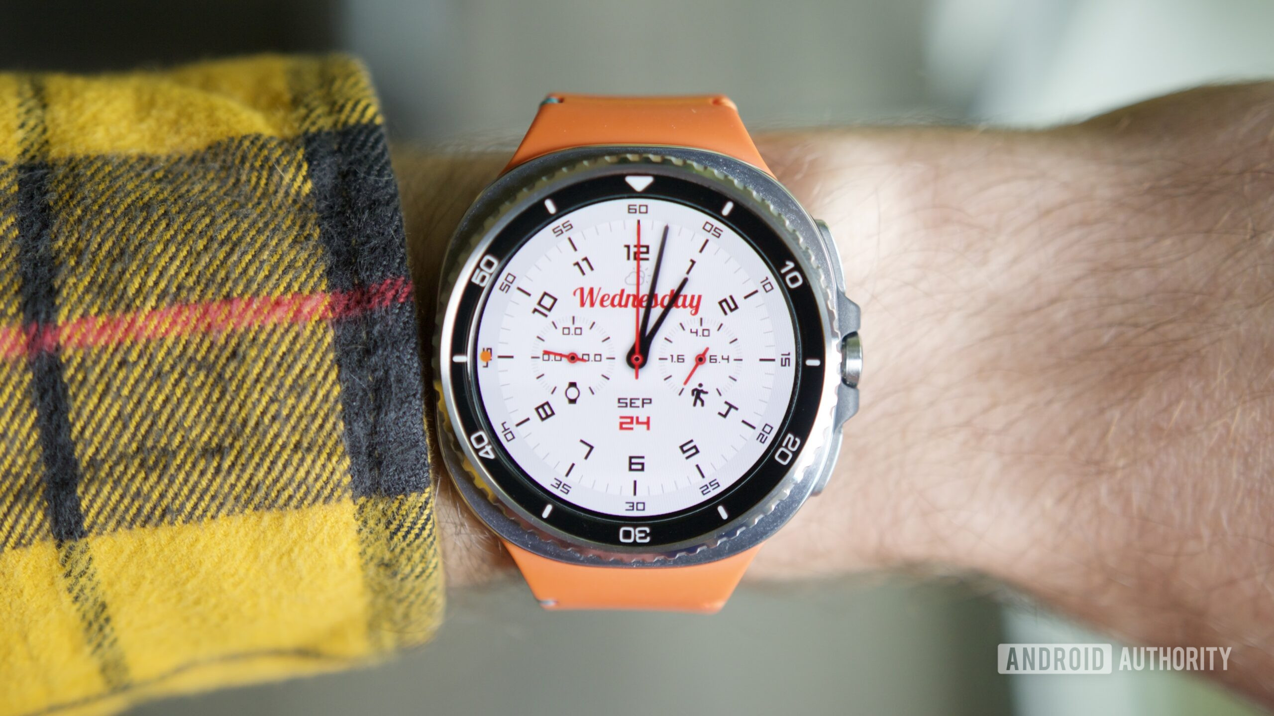 Samsung Galaxy Watch 8 Third Party Watch Face Roundup 2 Samsung Galaxy Watch 8 Classic com um rosto Pujie Watch.